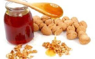 Honey With Walnuts un remedio popular para a ampliación do pene
